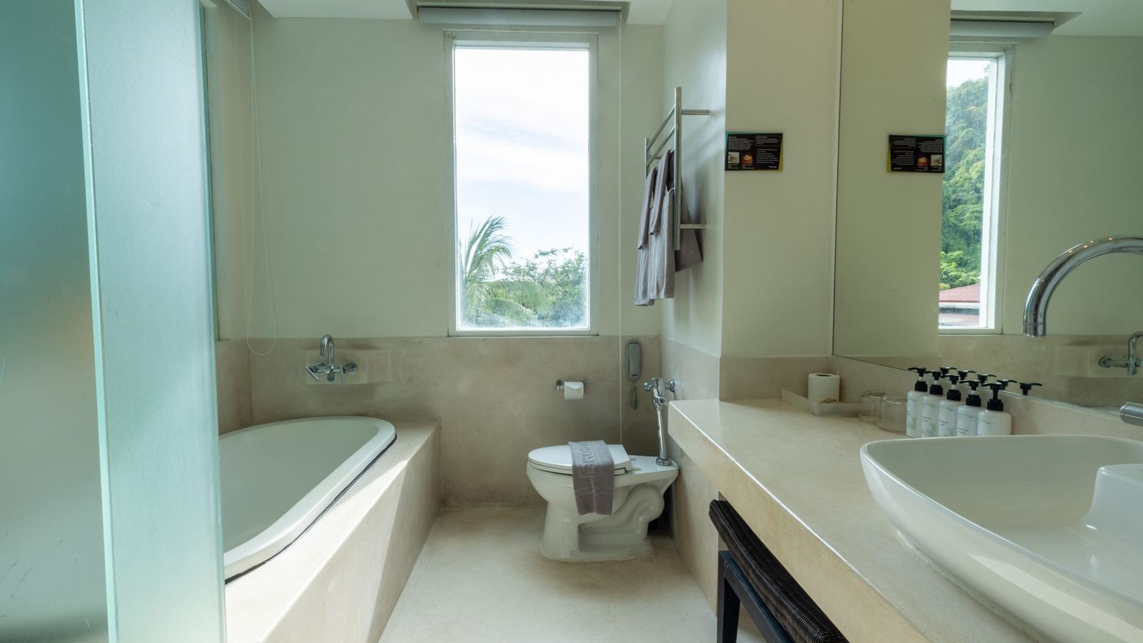 rooms-moon-deck-suite