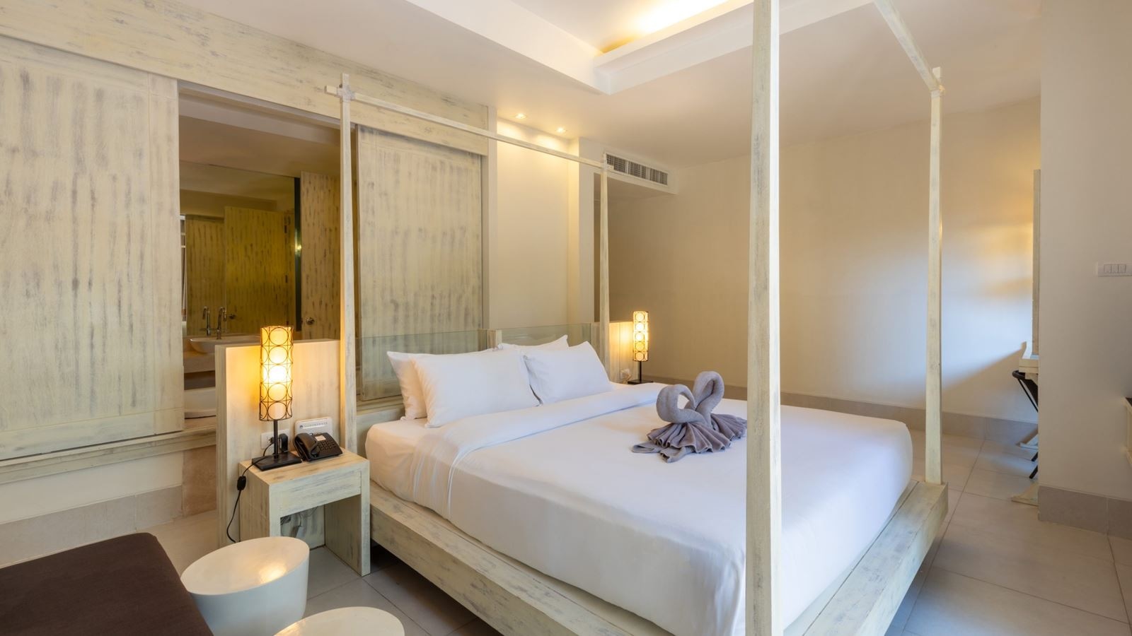 rooms-honeymoon-suite