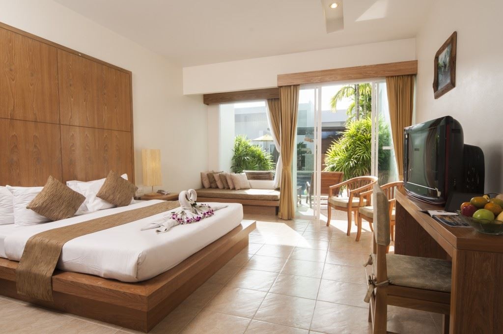 rooms-deluxe-pool-access