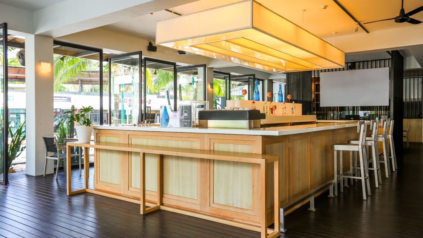 bars-76-dine-dinner-bar-and-restaurant