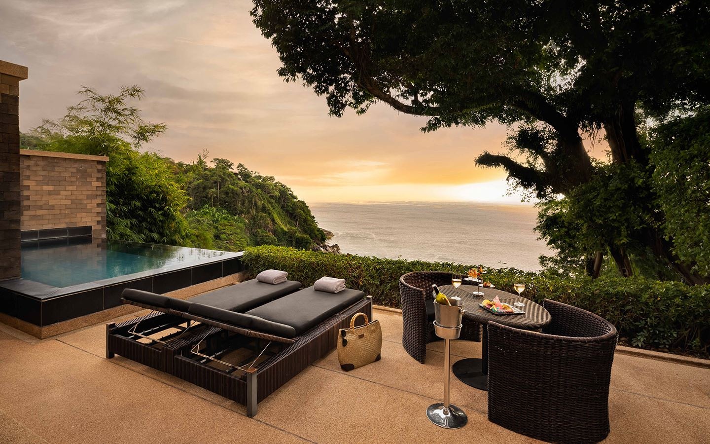 rooms-ocean-pool-suite