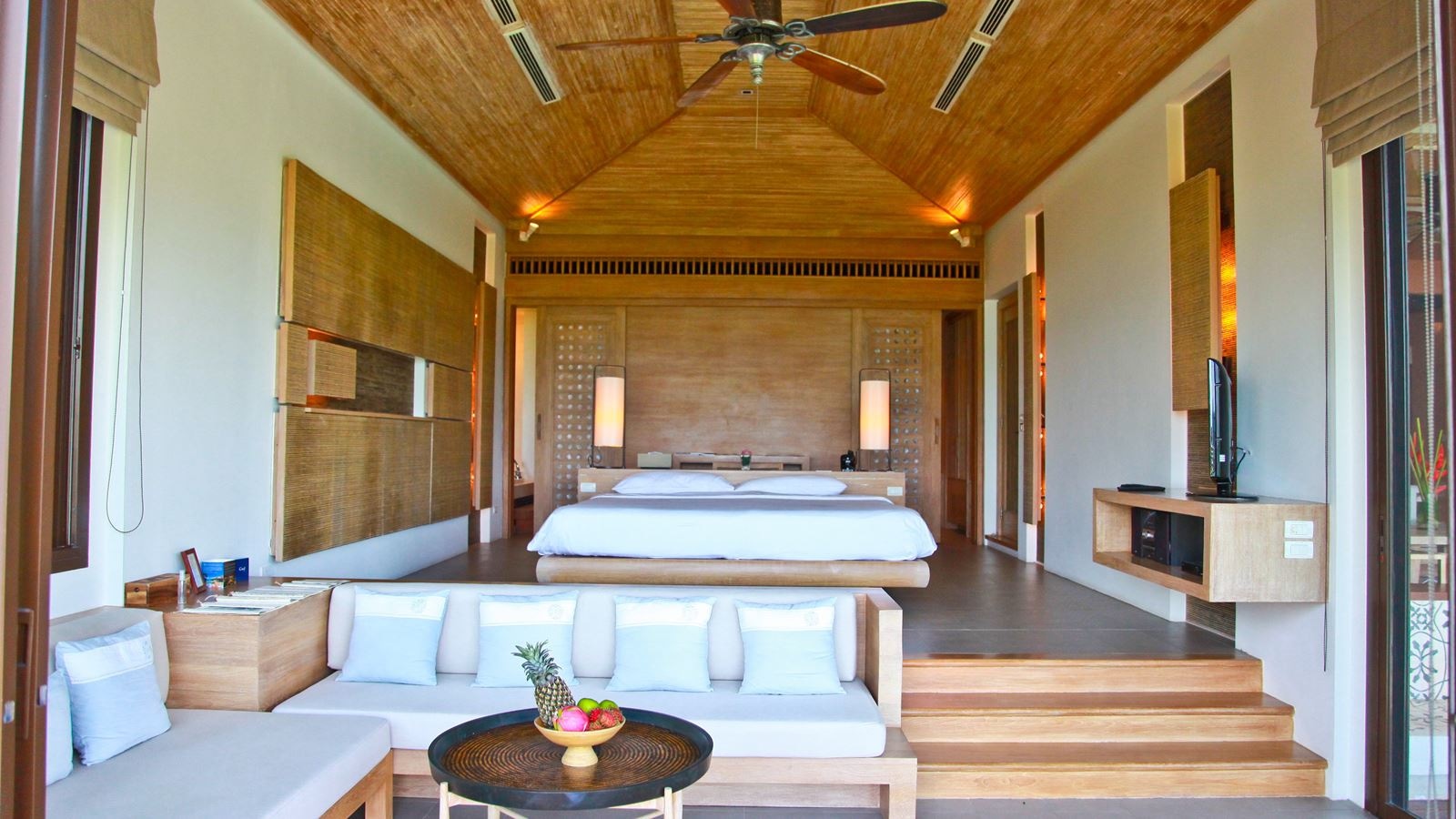 rooms-1-bedroom-family-suite-ocean-view