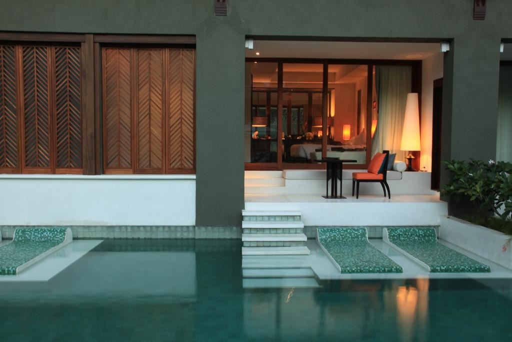 rooms-deluxe-pool-access