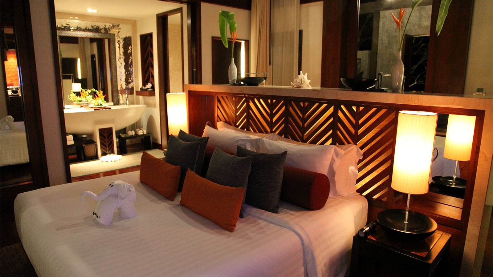 rooms-deluxe-pool-suite