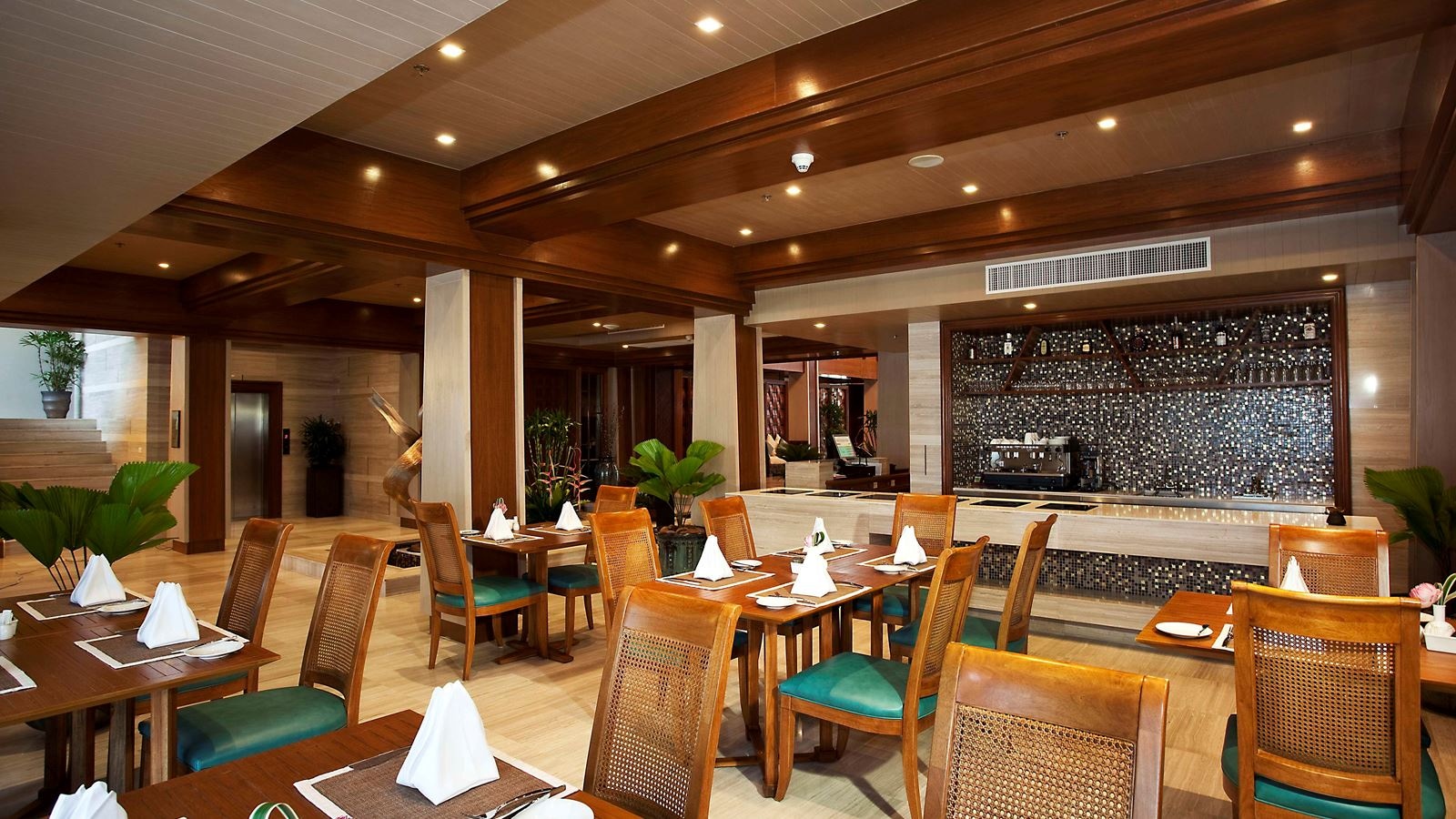 restaurants-dok-bua-restaurant