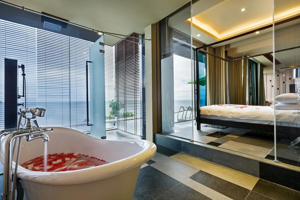 rooms-honeymoon-suite