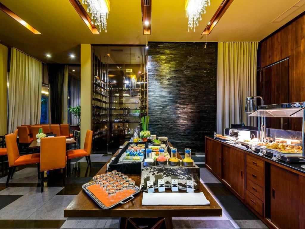 restaurants-the-living-room