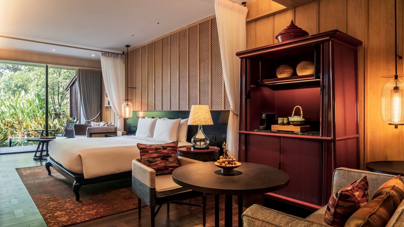 rooms-deluxe-pool-access-room