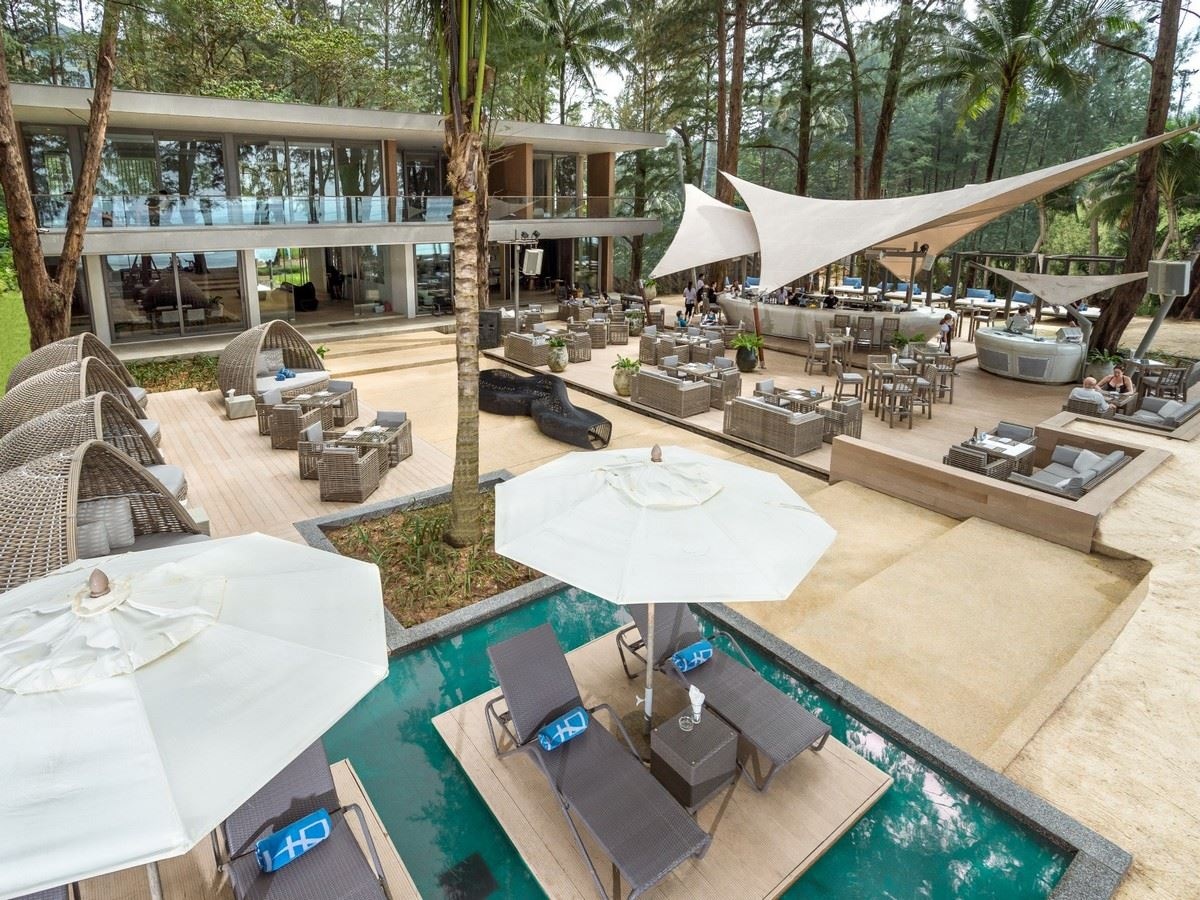 restaurants-hq-beach-lounge-and-restaurant