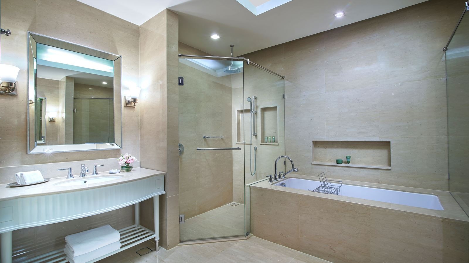 rooms-one-bedroom-suite-corner