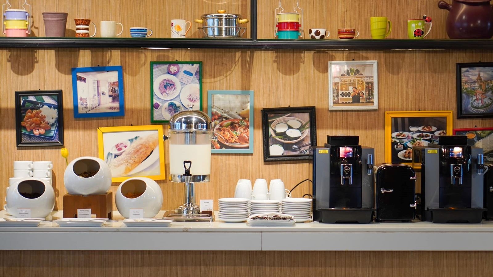 restaurants-rhyme-cafe