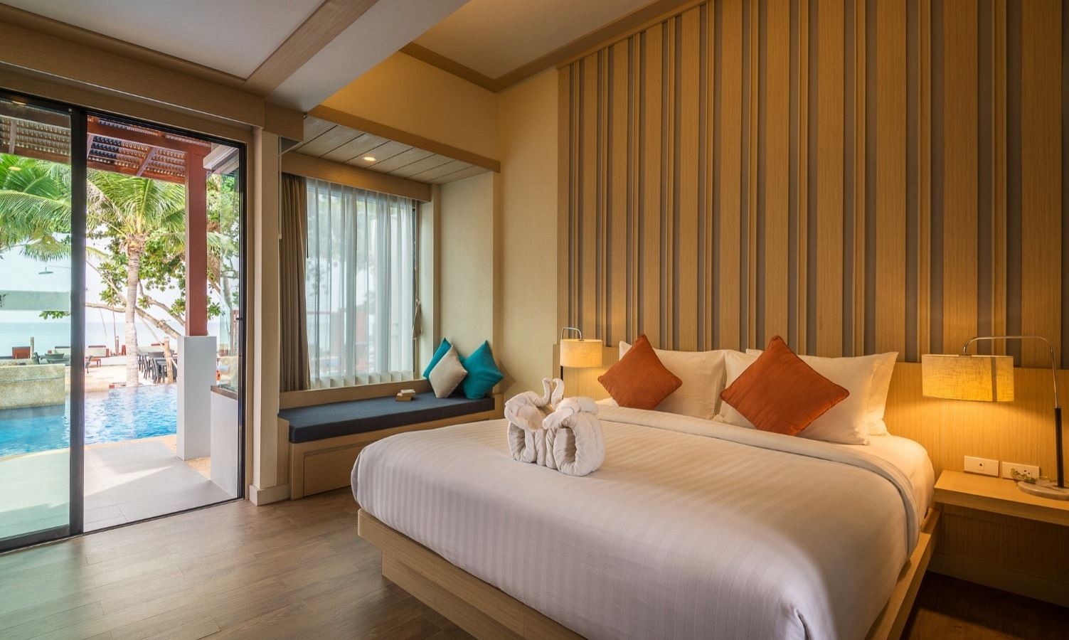 rooms-beach-front-pool-access