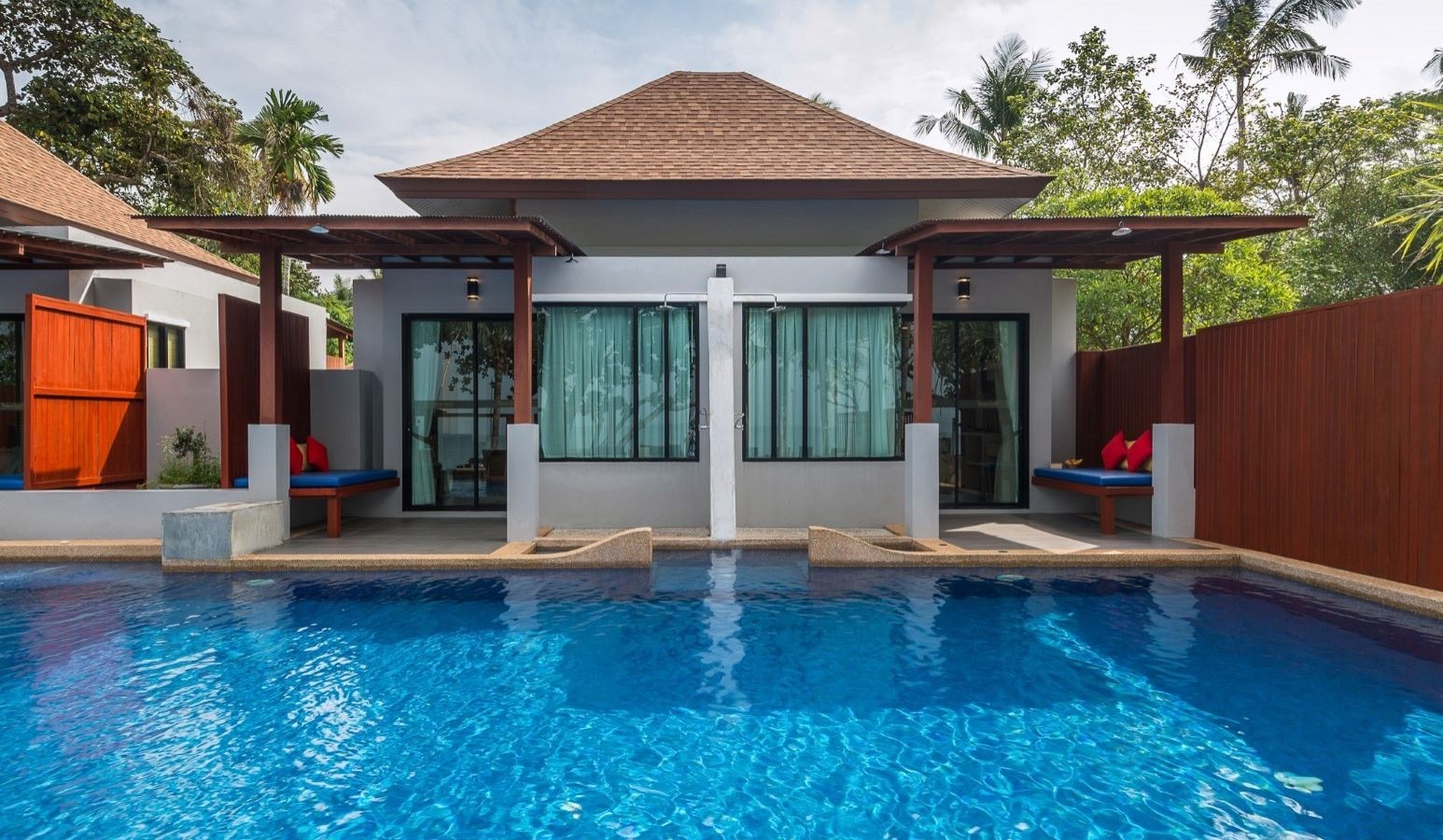 rooms-beach-front-pool-access