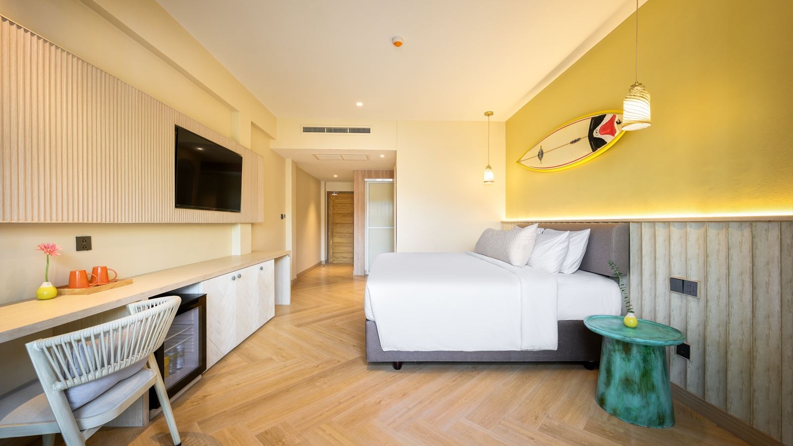 rooms-deluxe-balcony