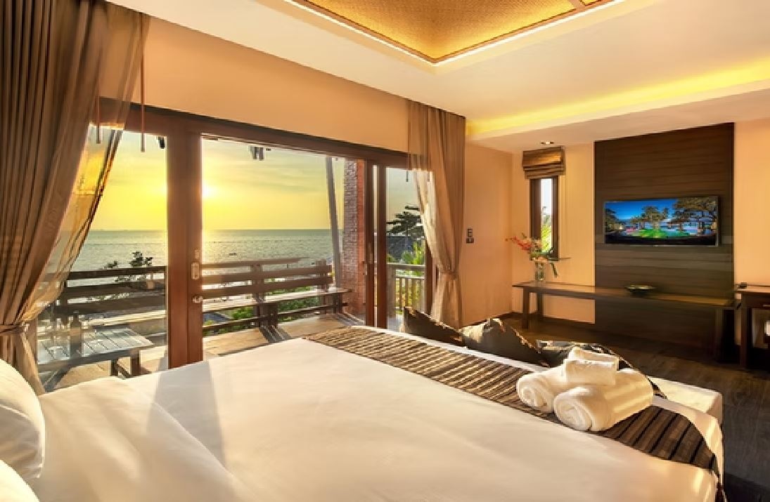 rooms-deluxe-jacuzzi-seaview