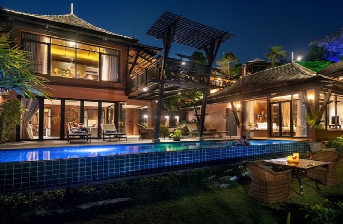 rooms-beachfront-jacuzzi-pool-villa-two-bedroom-duplex-with-lounge