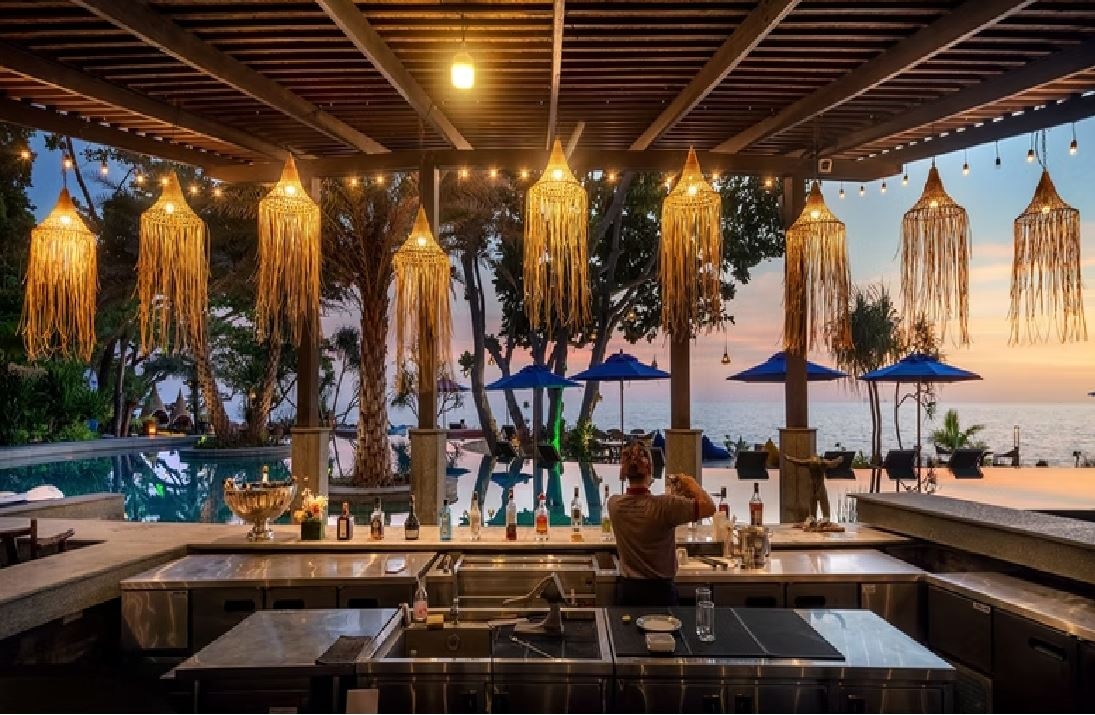 bars-pool--beach-bar