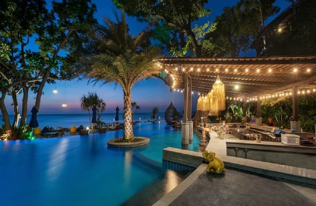 bars-pool--beach-bar