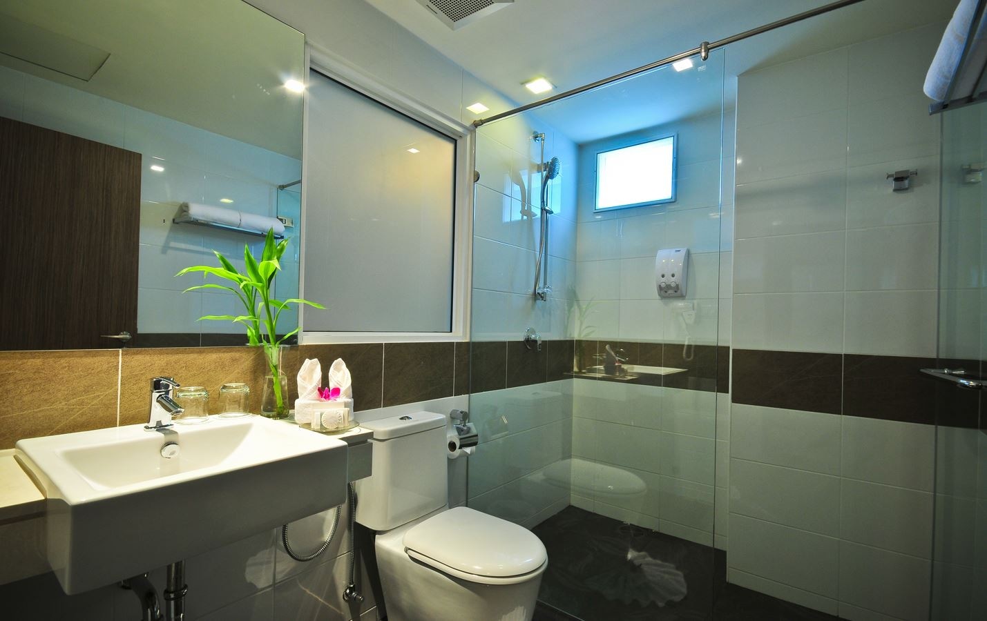 rooms-deluxe-city-view