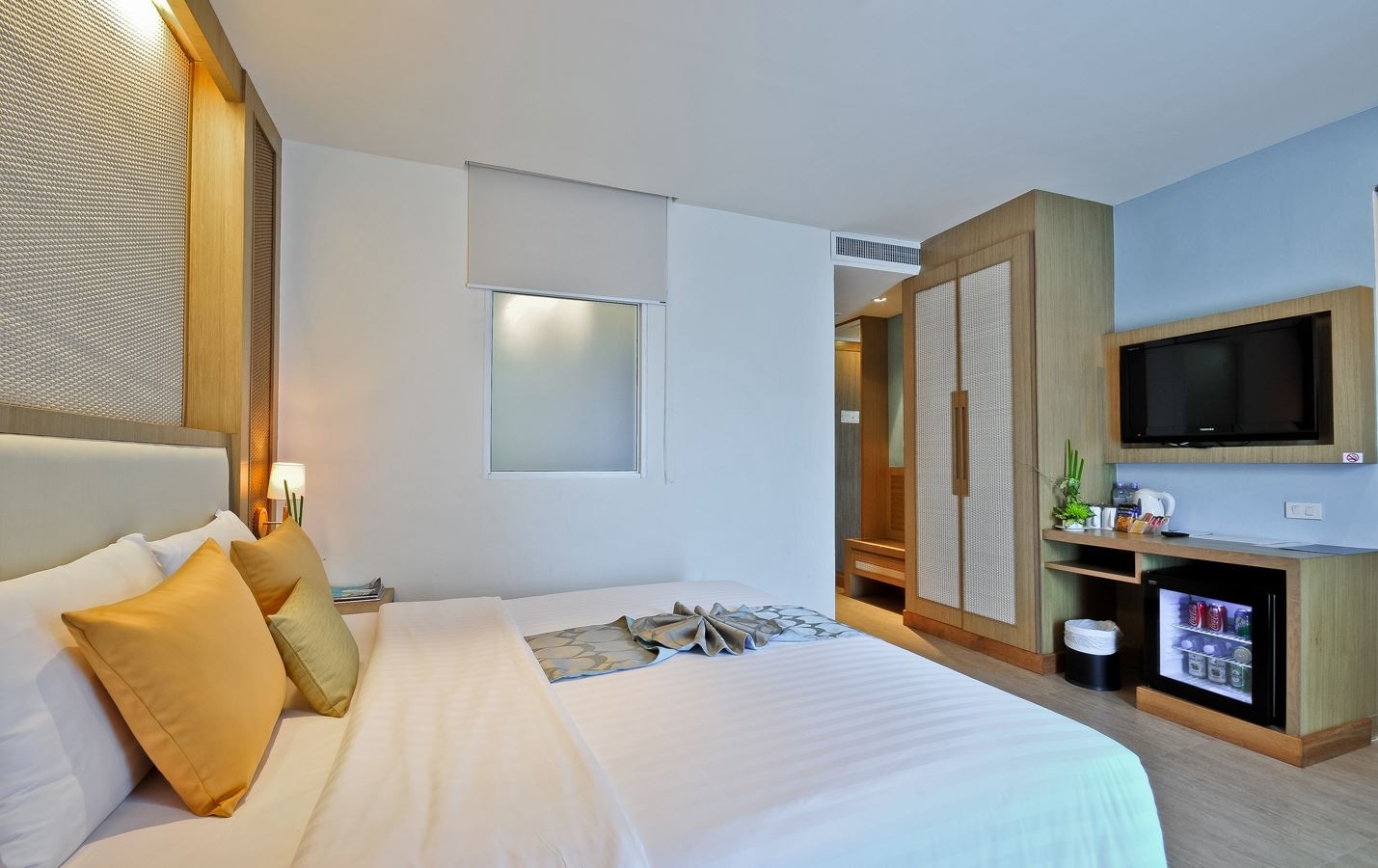 rooms-deluxe-city-view