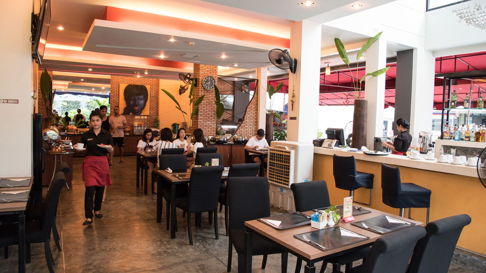 restaurants-la-lantern-restaurant