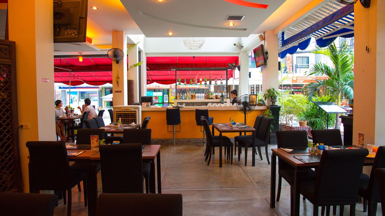 restaurants-la-lantern-restaurant