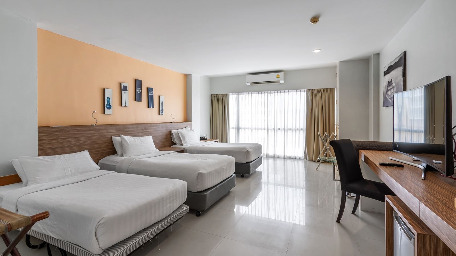 rooms-view-pent-triple-bed