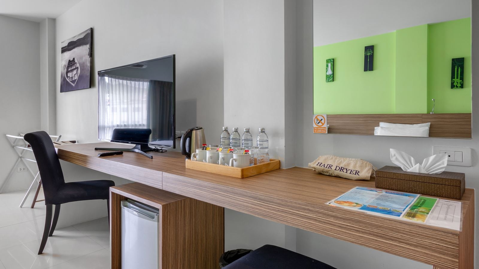 rooms-view-pent-quad-bed