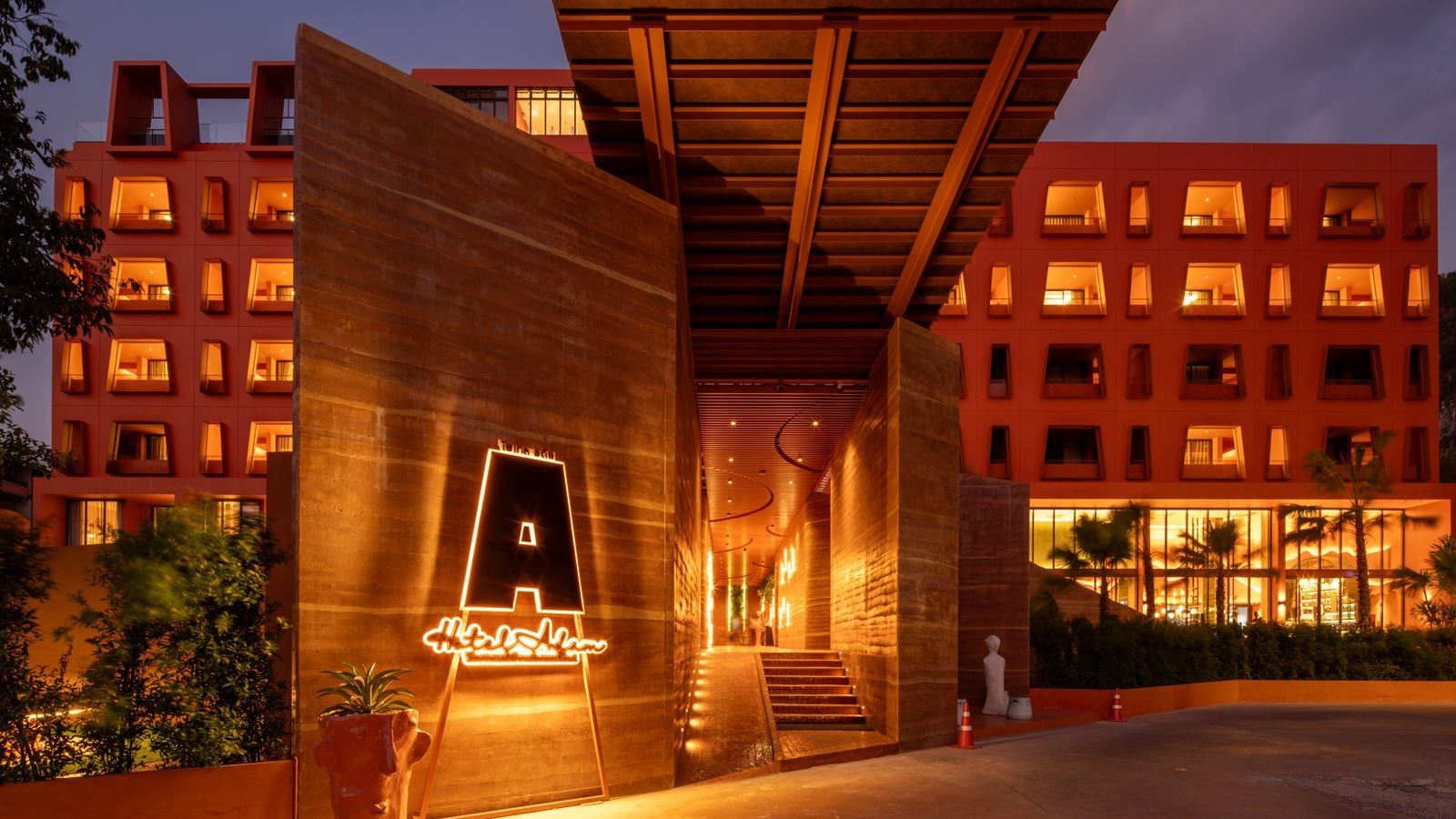 general-main-building