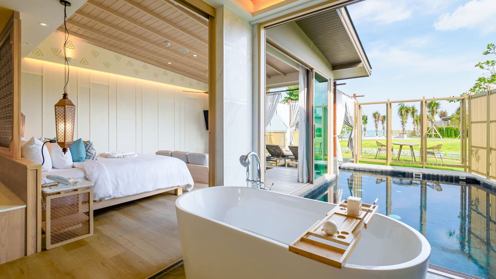 rooms-seaview-pool-villa-romance