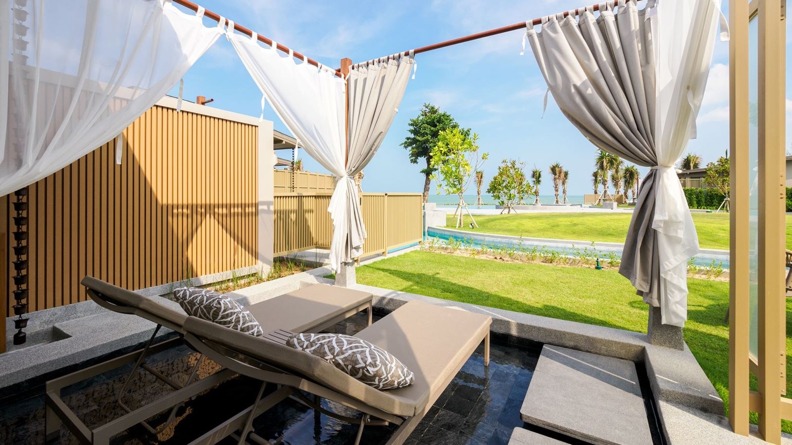 rooms-seaview-pool-villa-romance