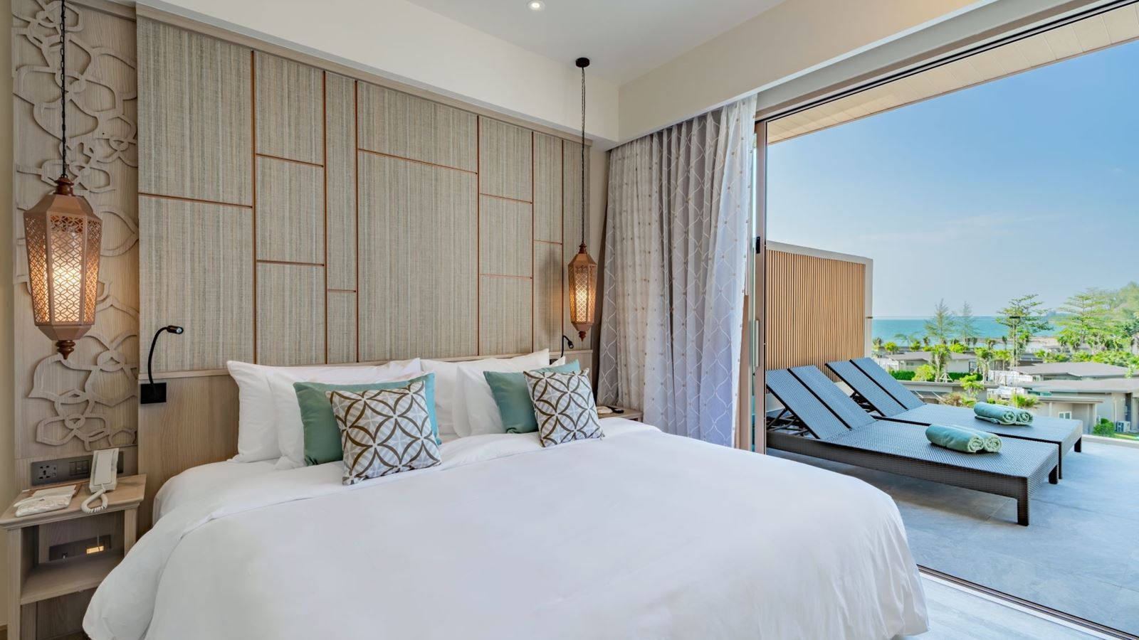 rooms-seaside-twobedroom-pool-suite