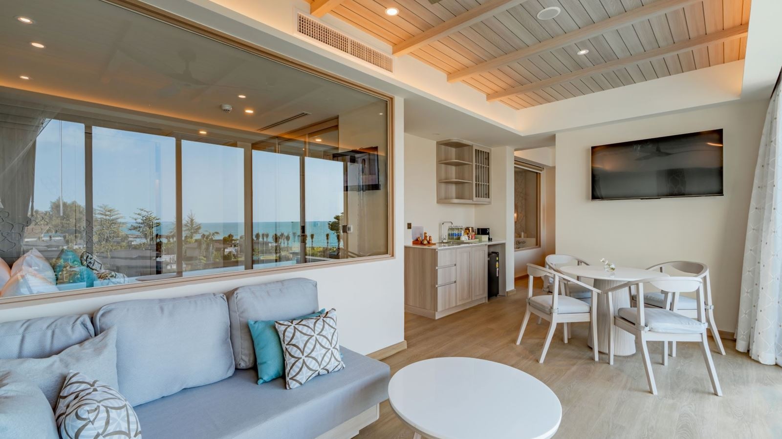 rooms-seaside-twobedroom-pool-suite