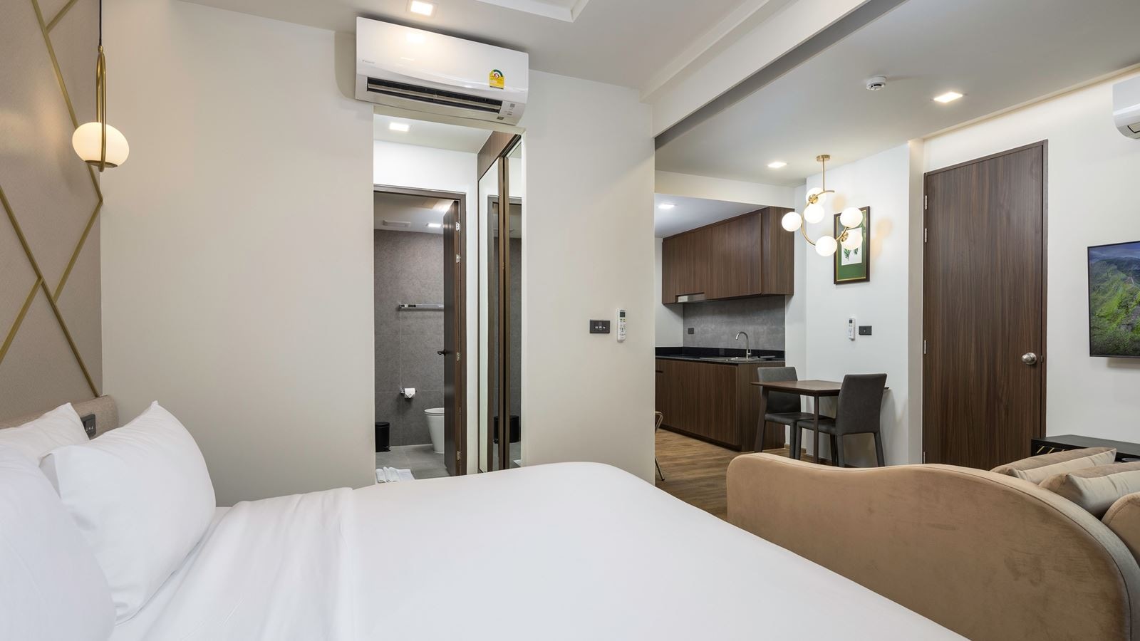 rooms-deluxe-pool-access