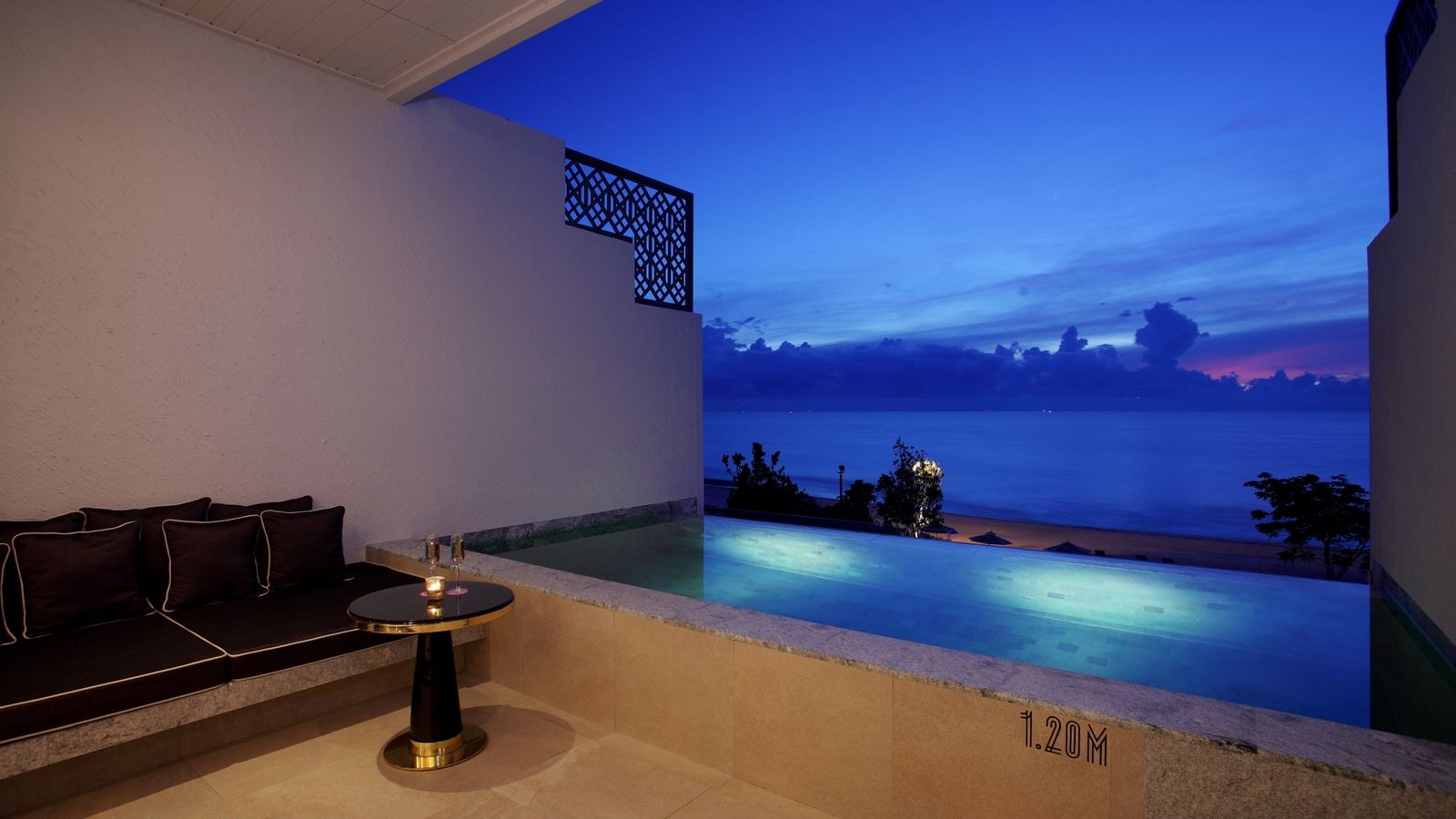rooms-beachfront-pool-suite