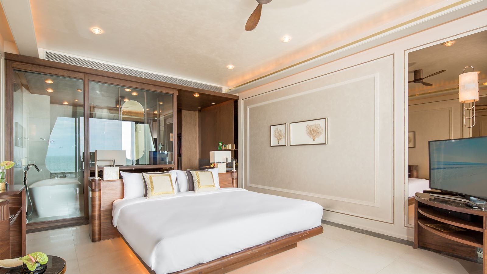 rooms-beachfront-pool-suite