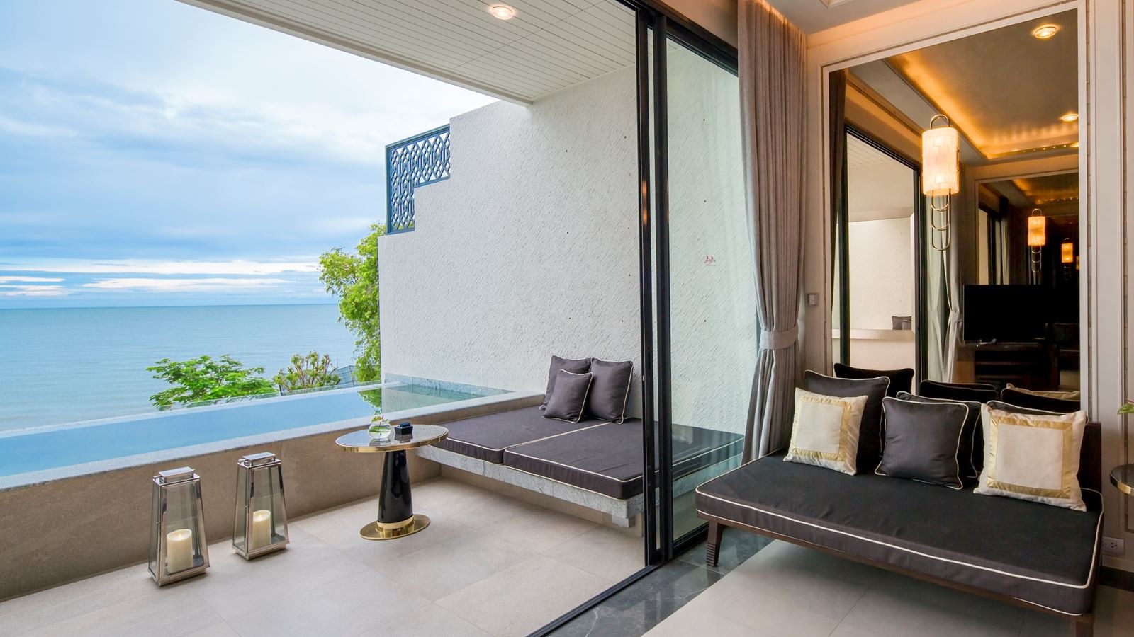 rooms-beachfront-pool-suite