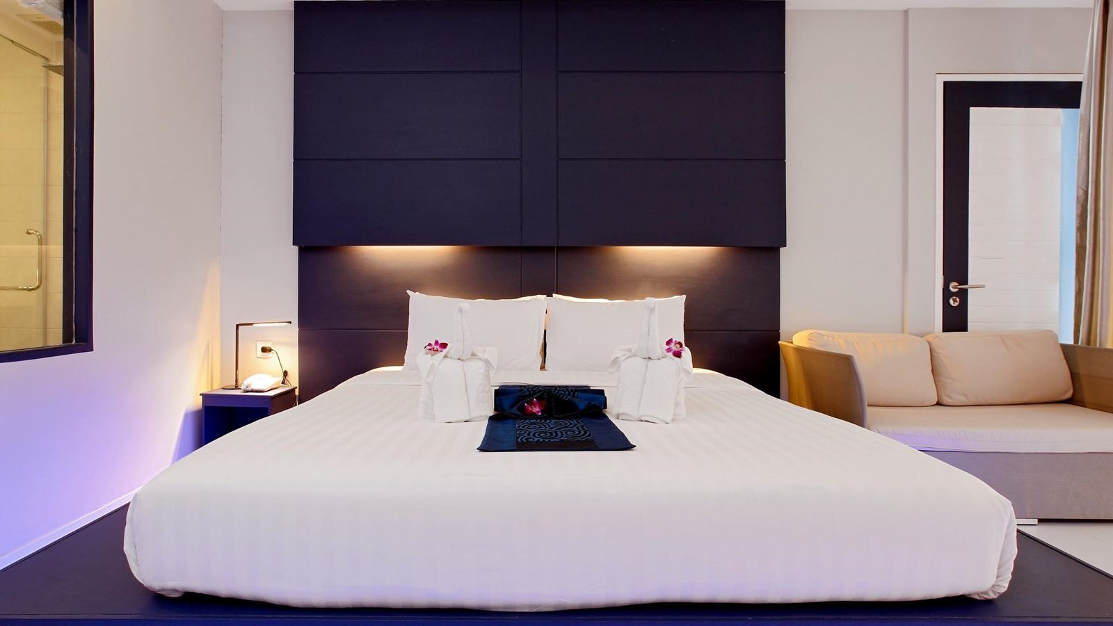 rooms-deluxe-pool-access-room