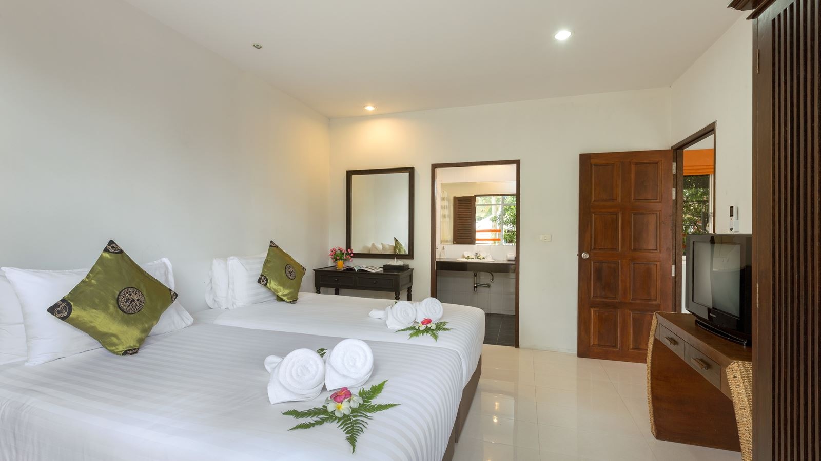 rooms-1-bed-room-suite