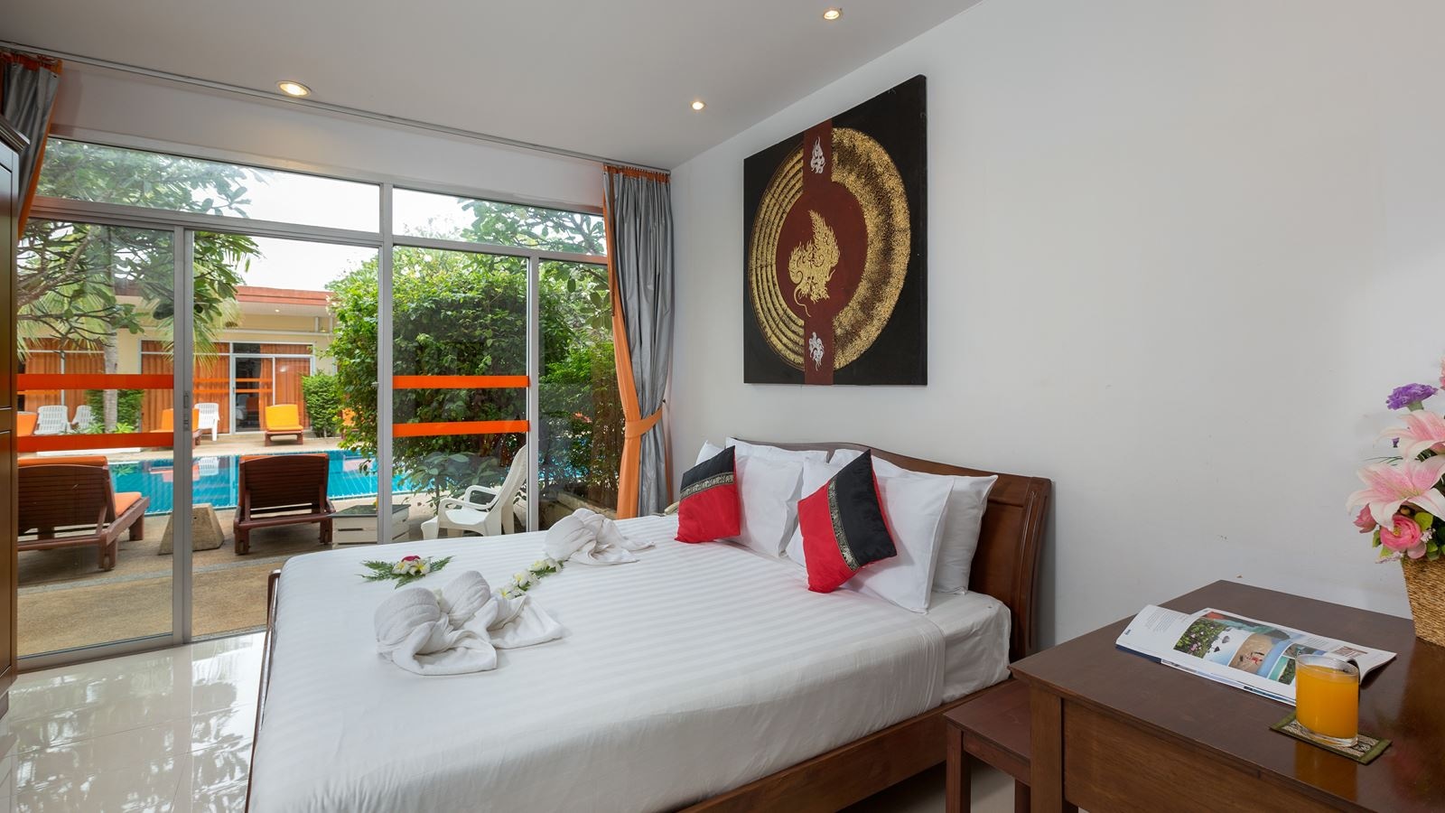 rooms-1-bedroom-suite-pool-access