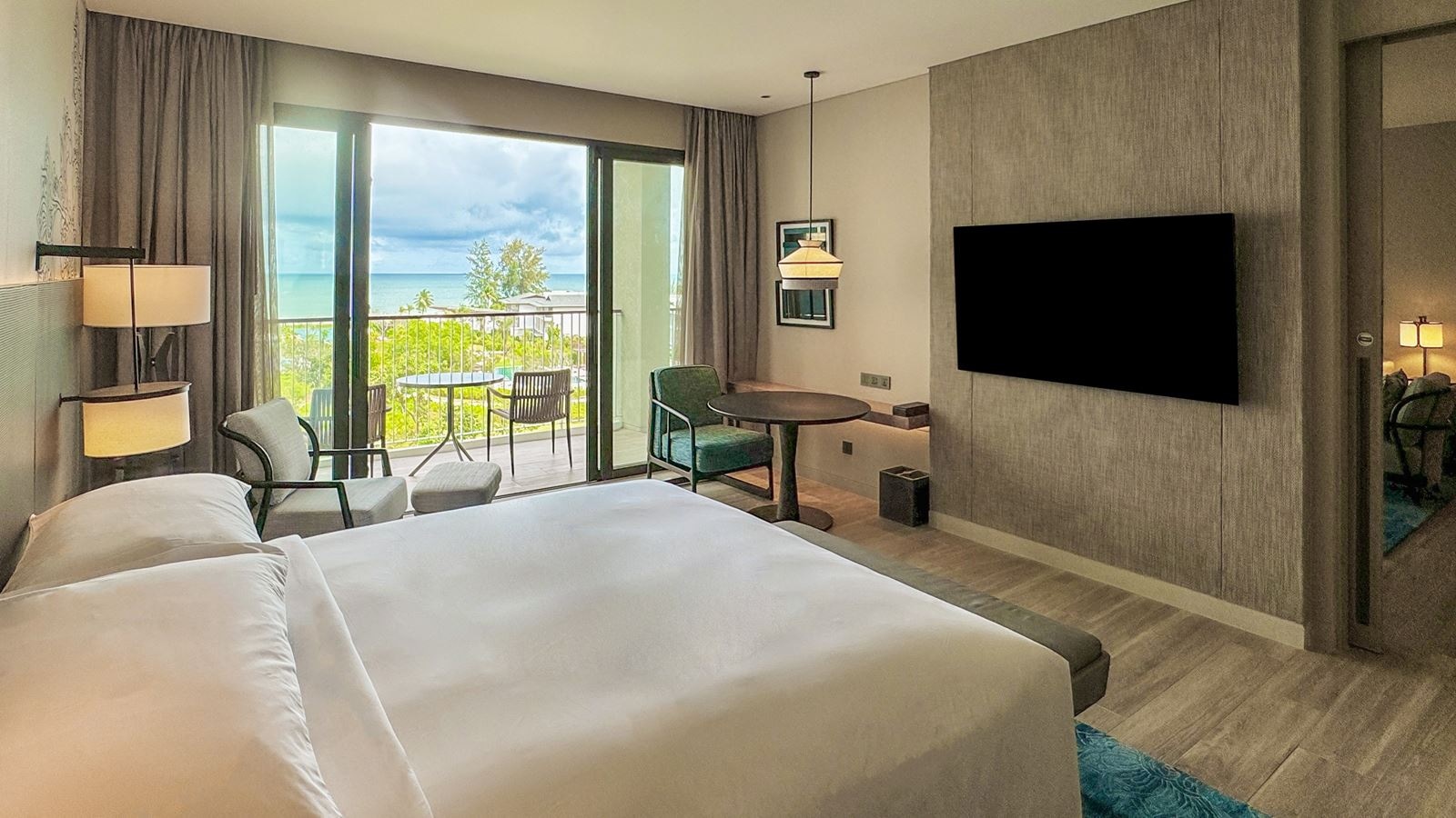 rooms-deluxe-ocean-view