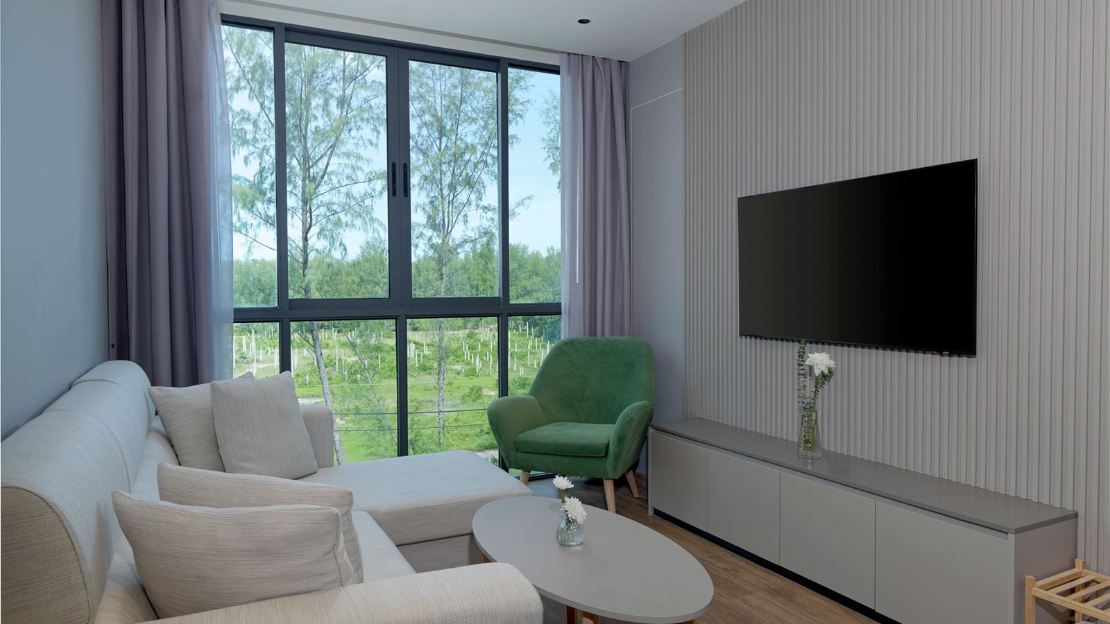 rooms-la-green-junior-suite