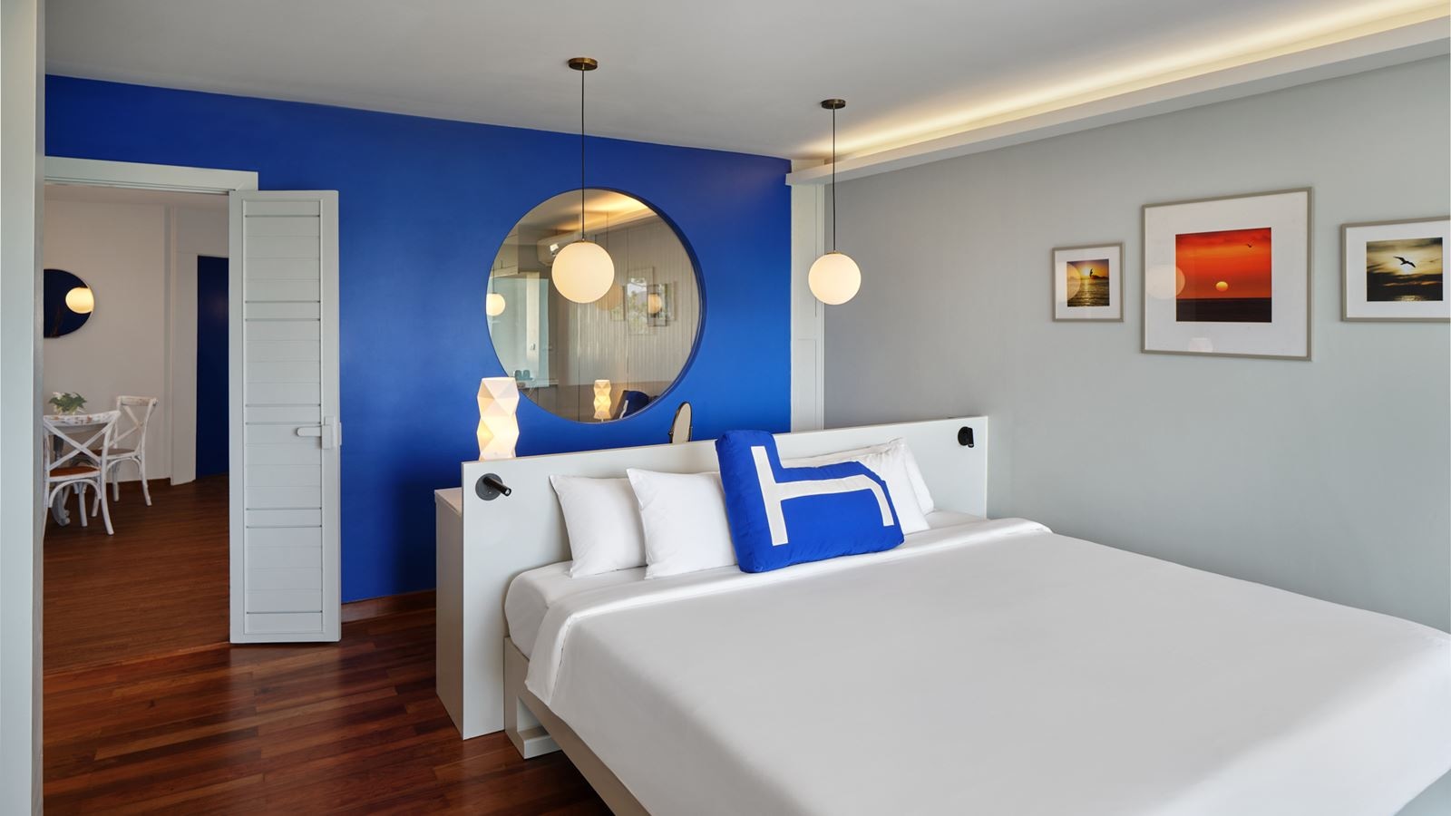 rooms-one-bedroom-superior-suite-sea-view