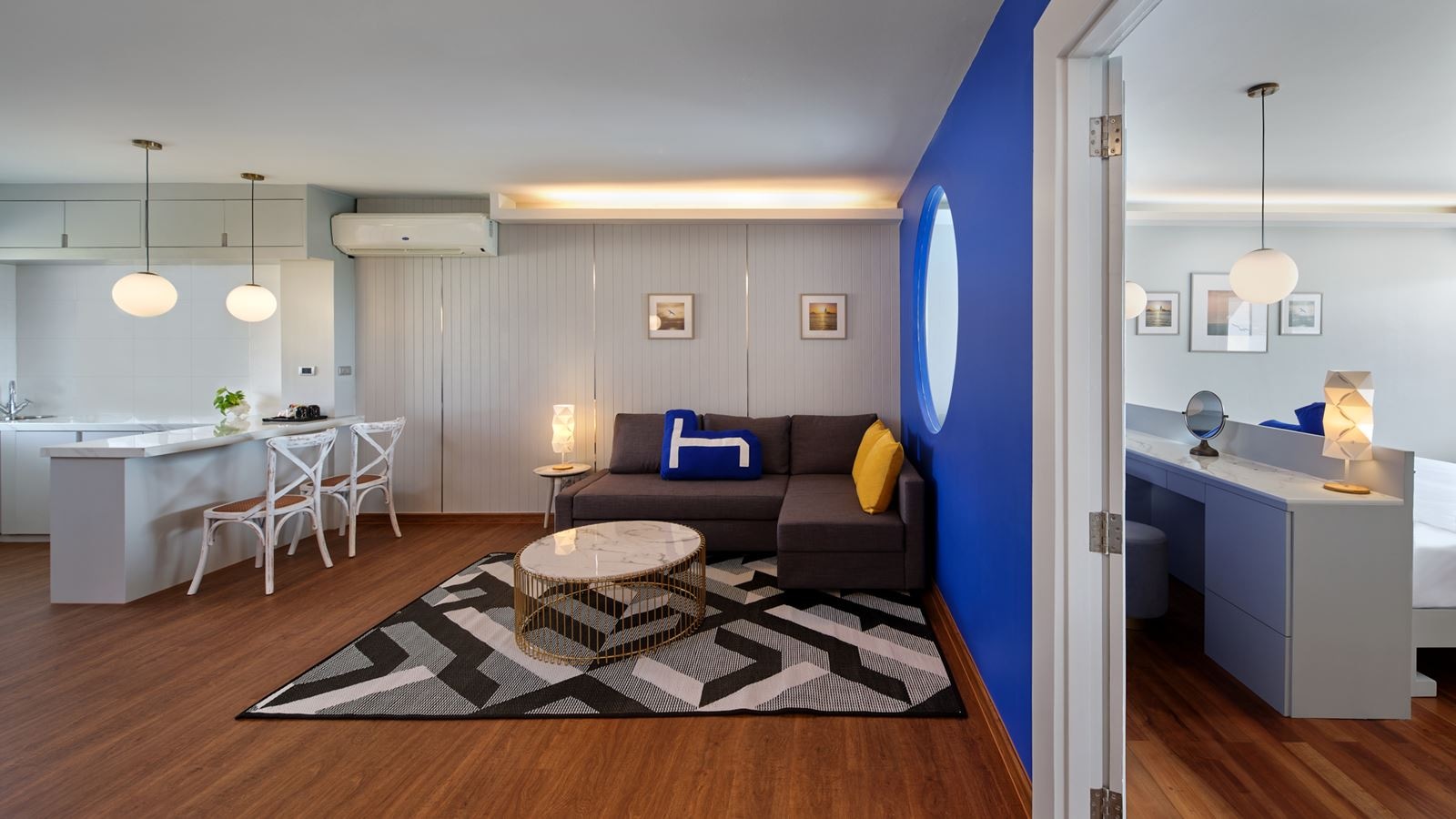 rooms-one-bedroom-deluxe-suite-sea-view