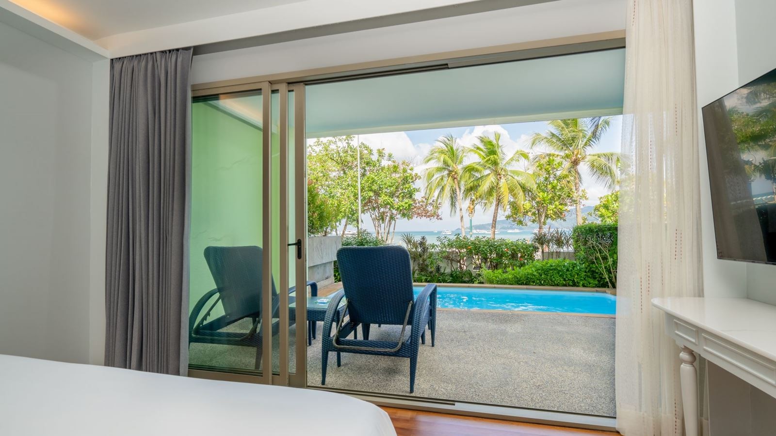 rooms-one-bedroom-plunge-pool-suite-sea-view