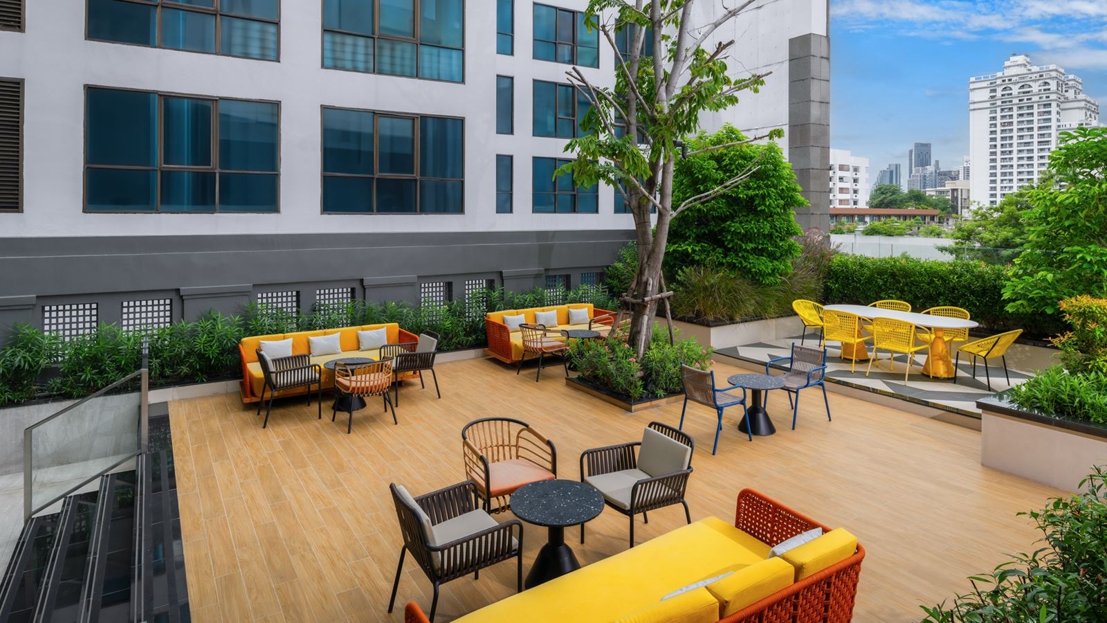 restaurants-tribe-table