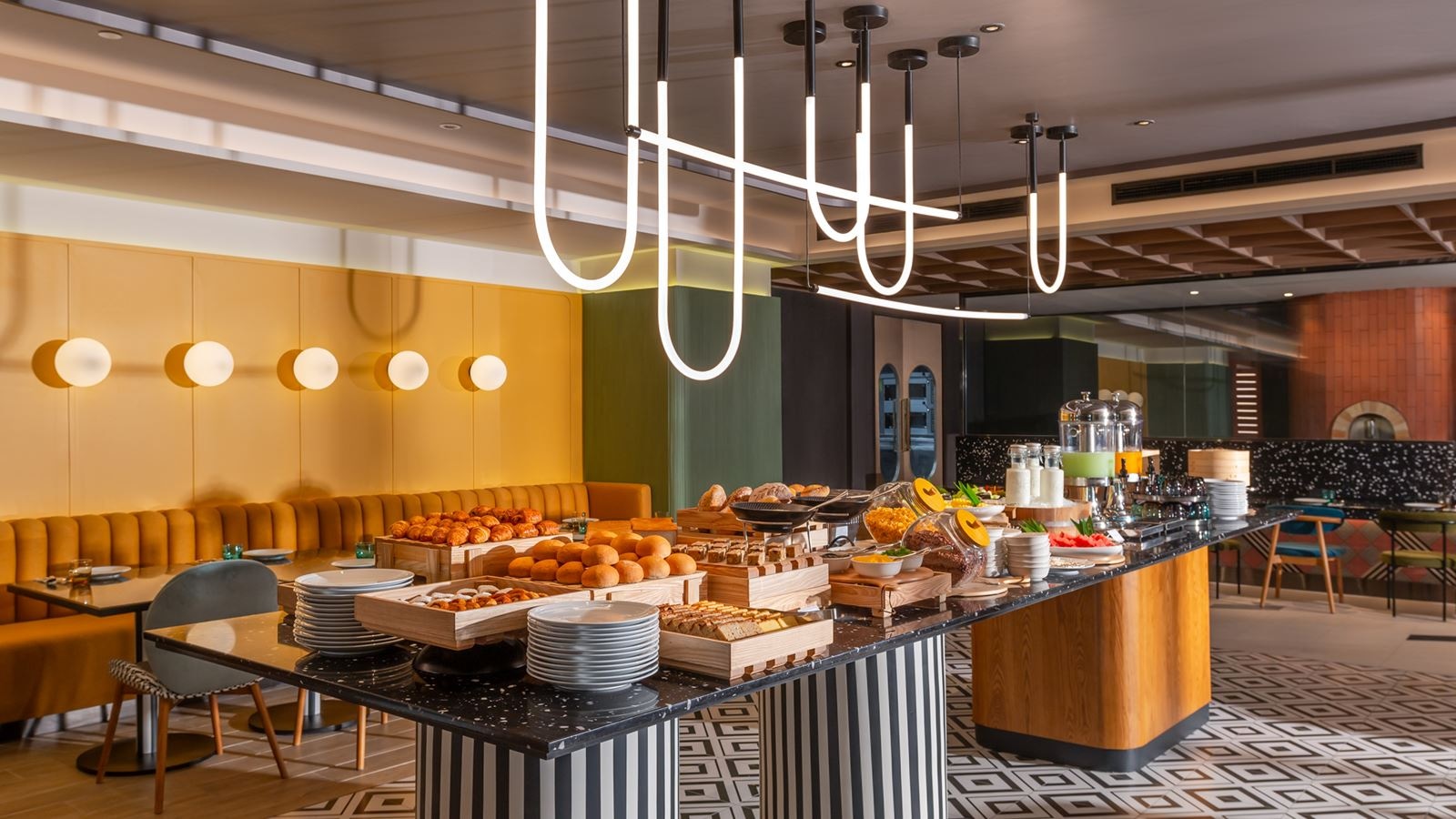 restaurants-tribe-table