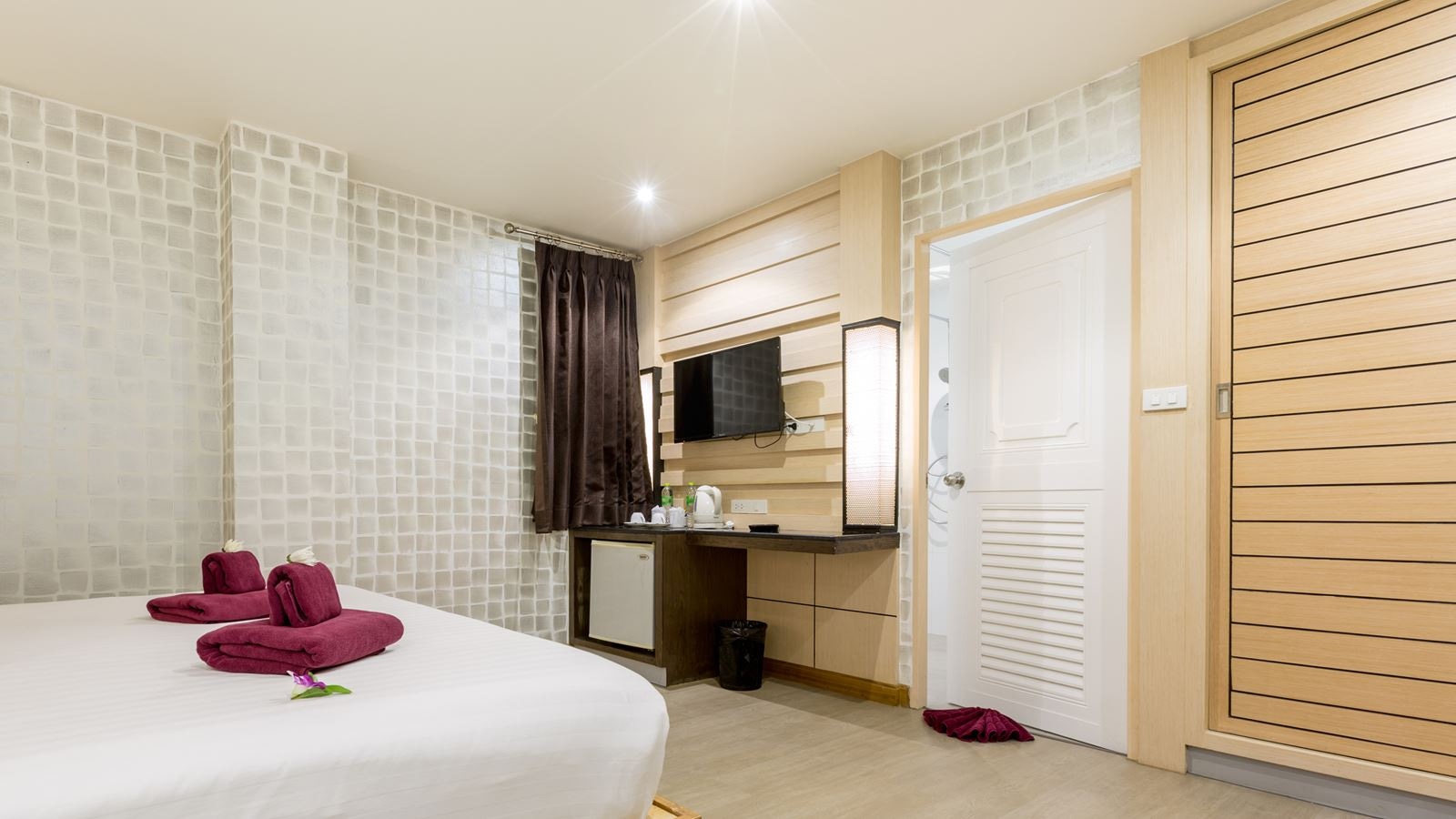 rooms-standard-room--no-window