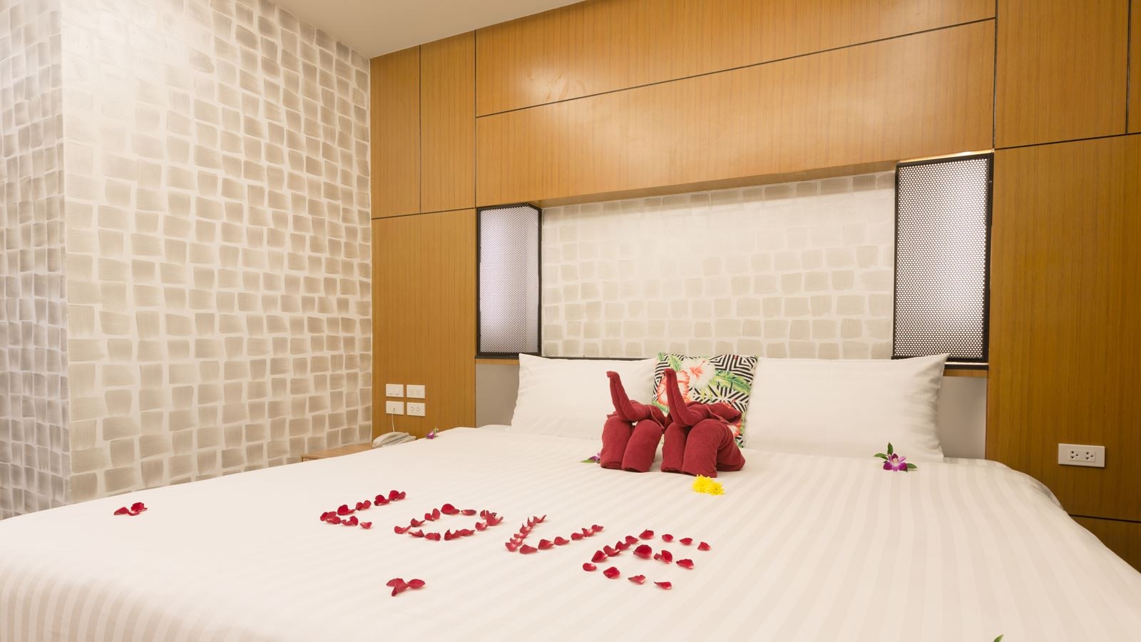 rooms-superior-room--no-view