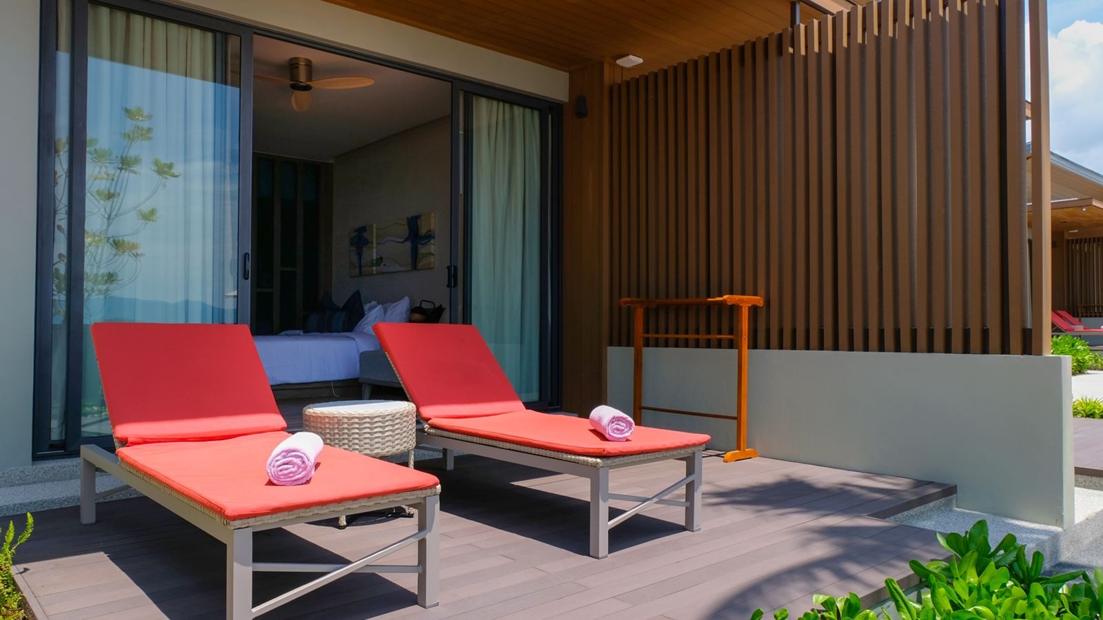 rooms-oceanfront-premium-room